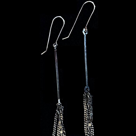 ANN DEMEULEMEESTER Gunmetal Silver-Tone Chain Link Shoulder Grazing Earrings - Picture 5 of 10